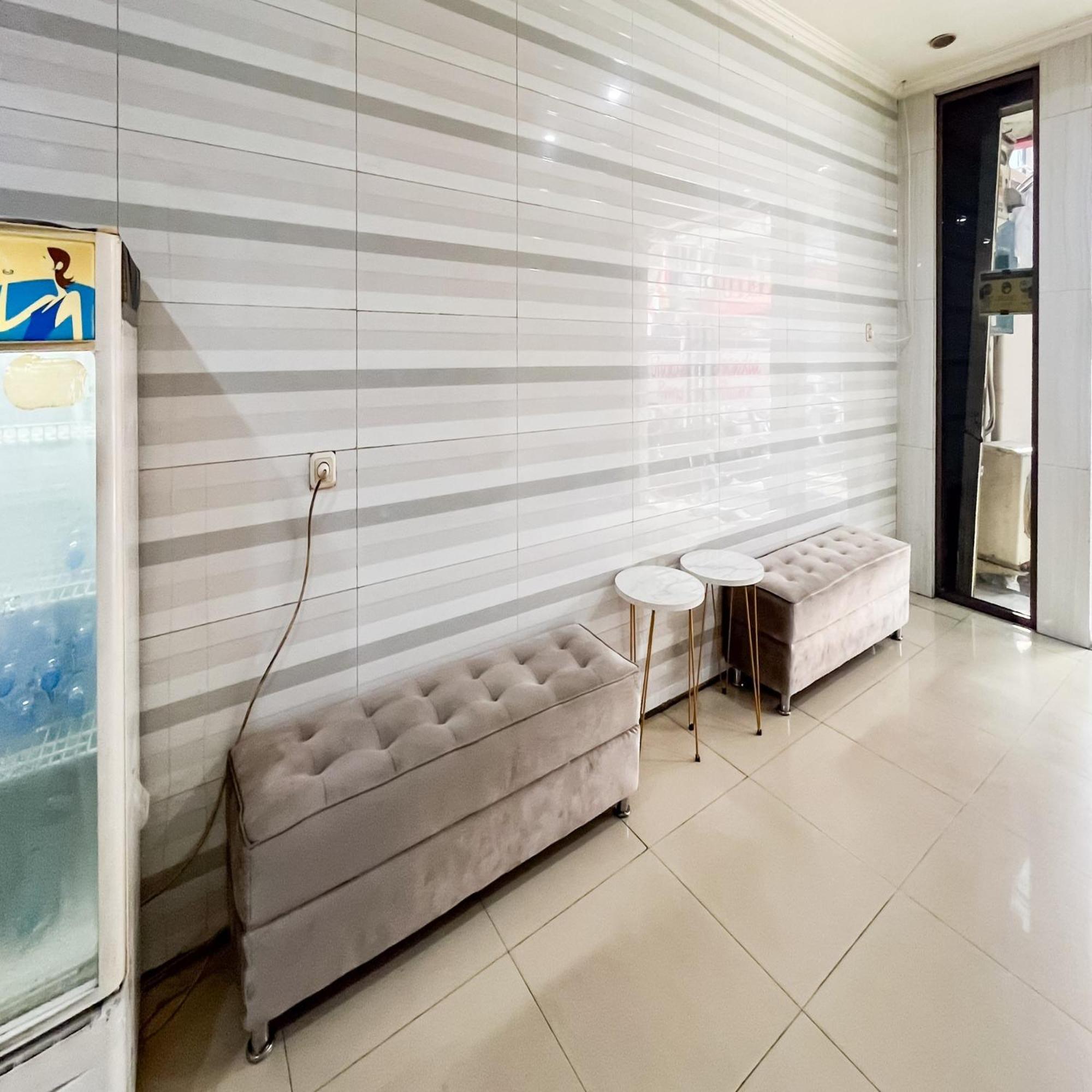 Arcadia Rooms Redpartner Jakarta Buitenkant foto