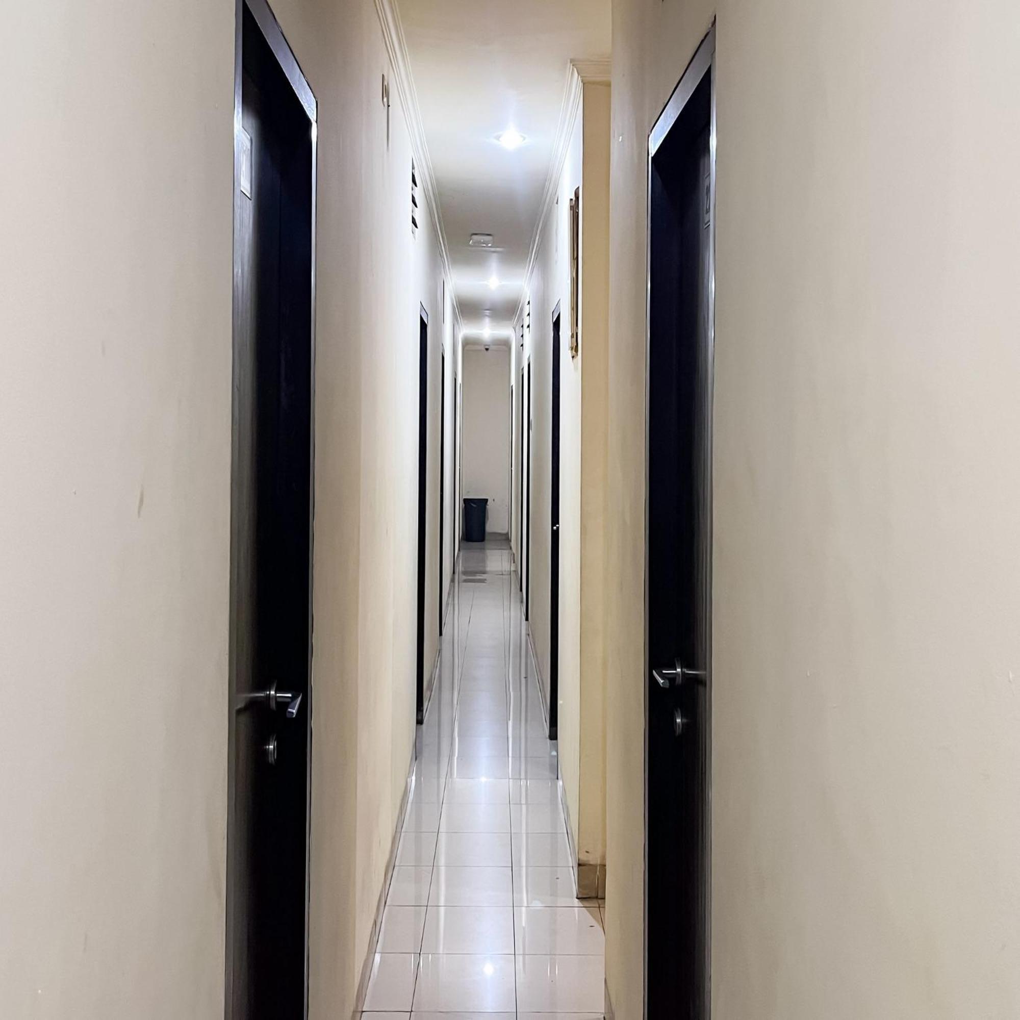 Arcadia Rooms Redpartner Jakarta Buitenkant foto