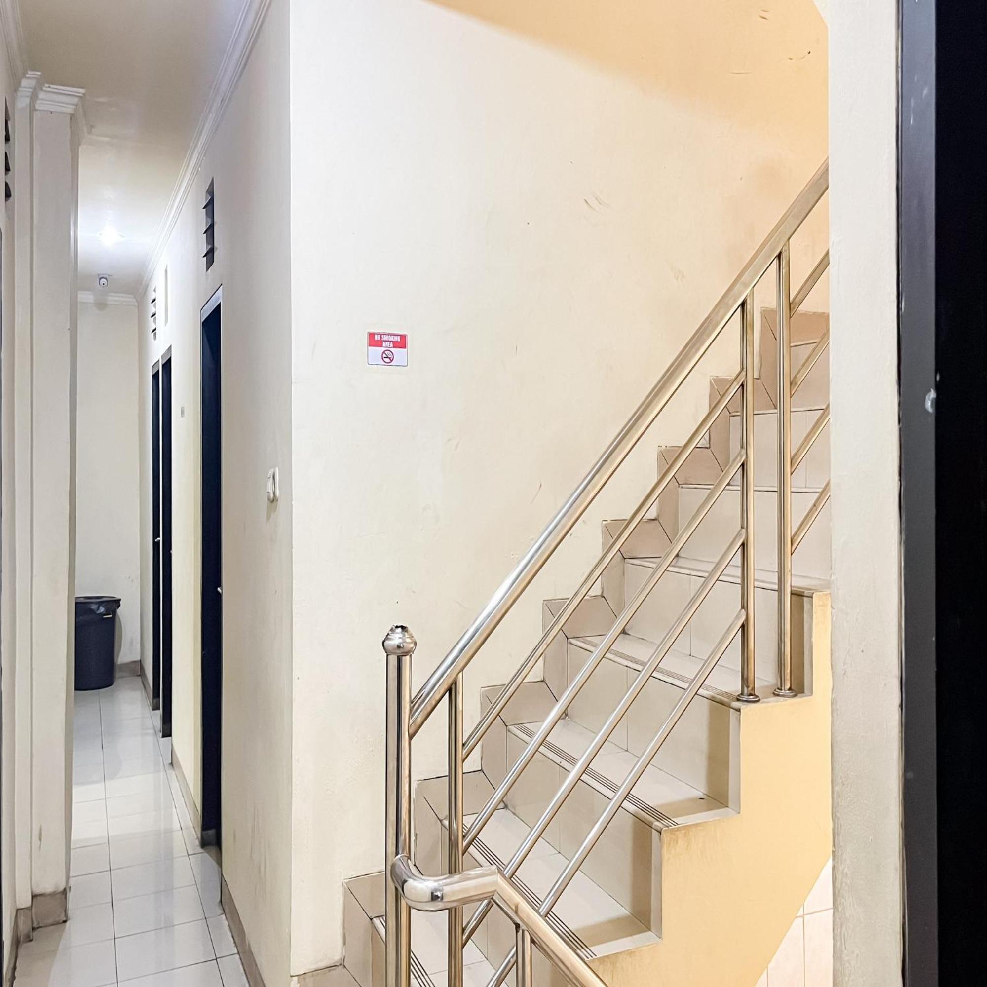 Arcadia Rooms Redpartner Jakarta Buitenkant foto