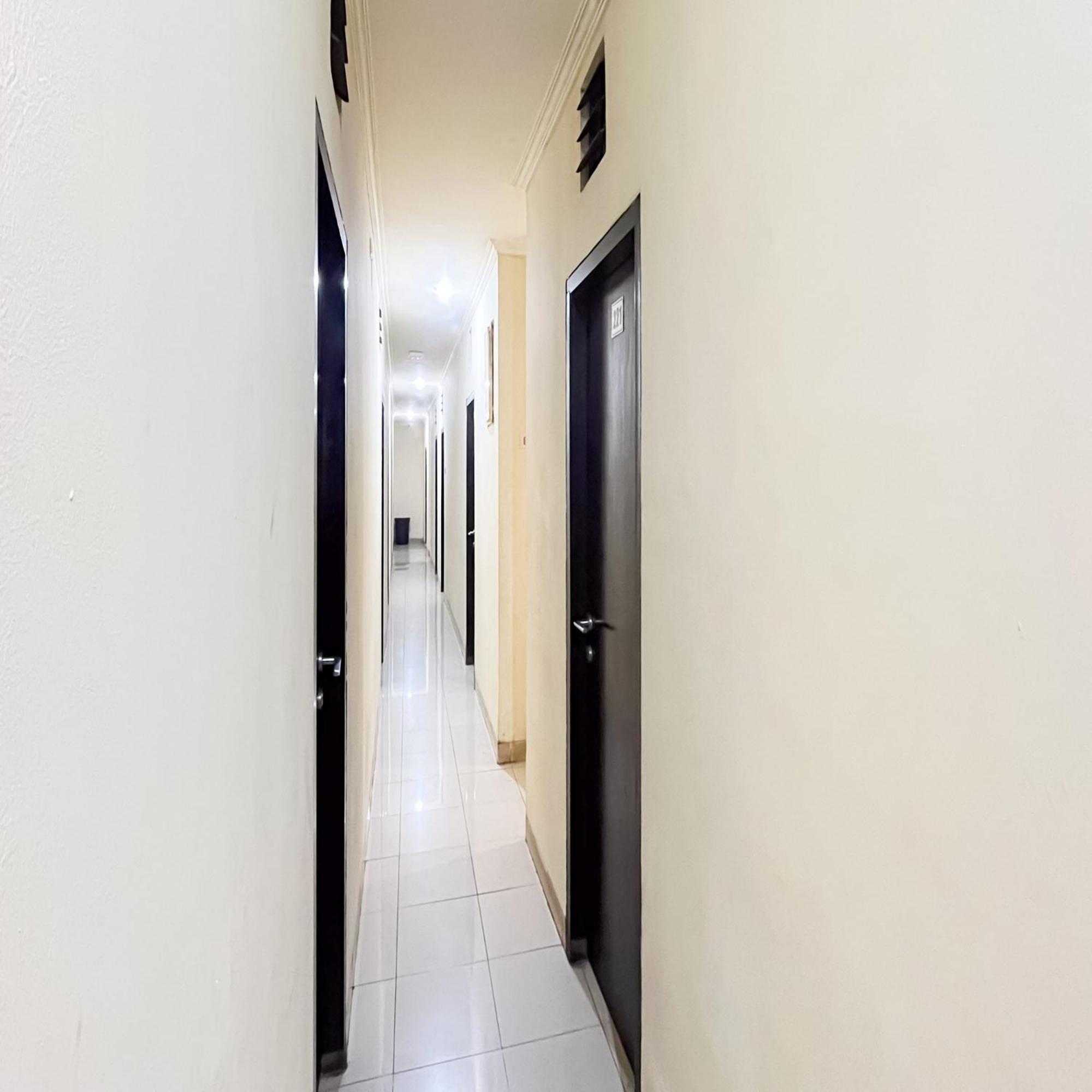 Arcadia Rooms Redpartner Jakarta Buitenkant foto