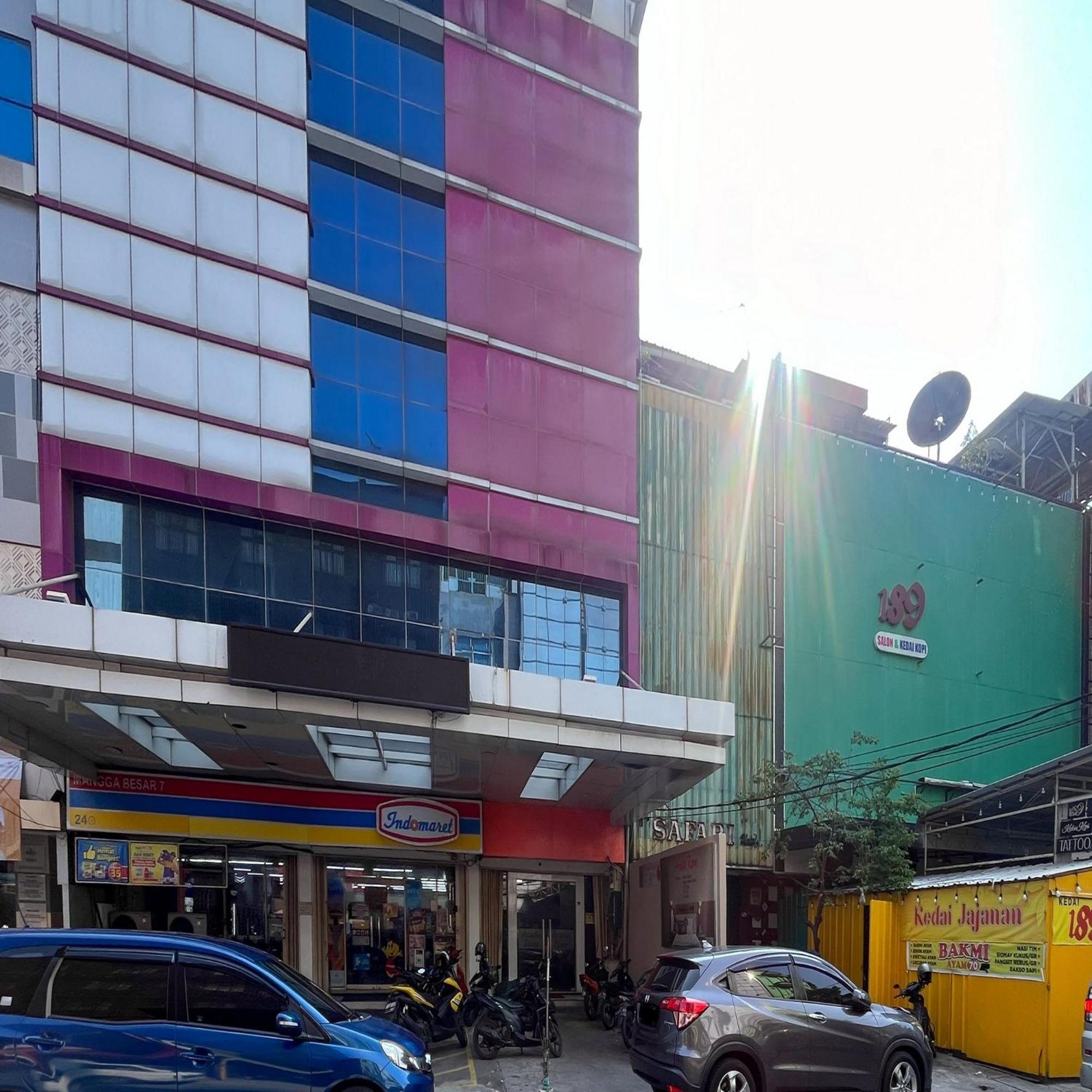Arcadia Rooms Redpartner Jakarta Buitenkant foto