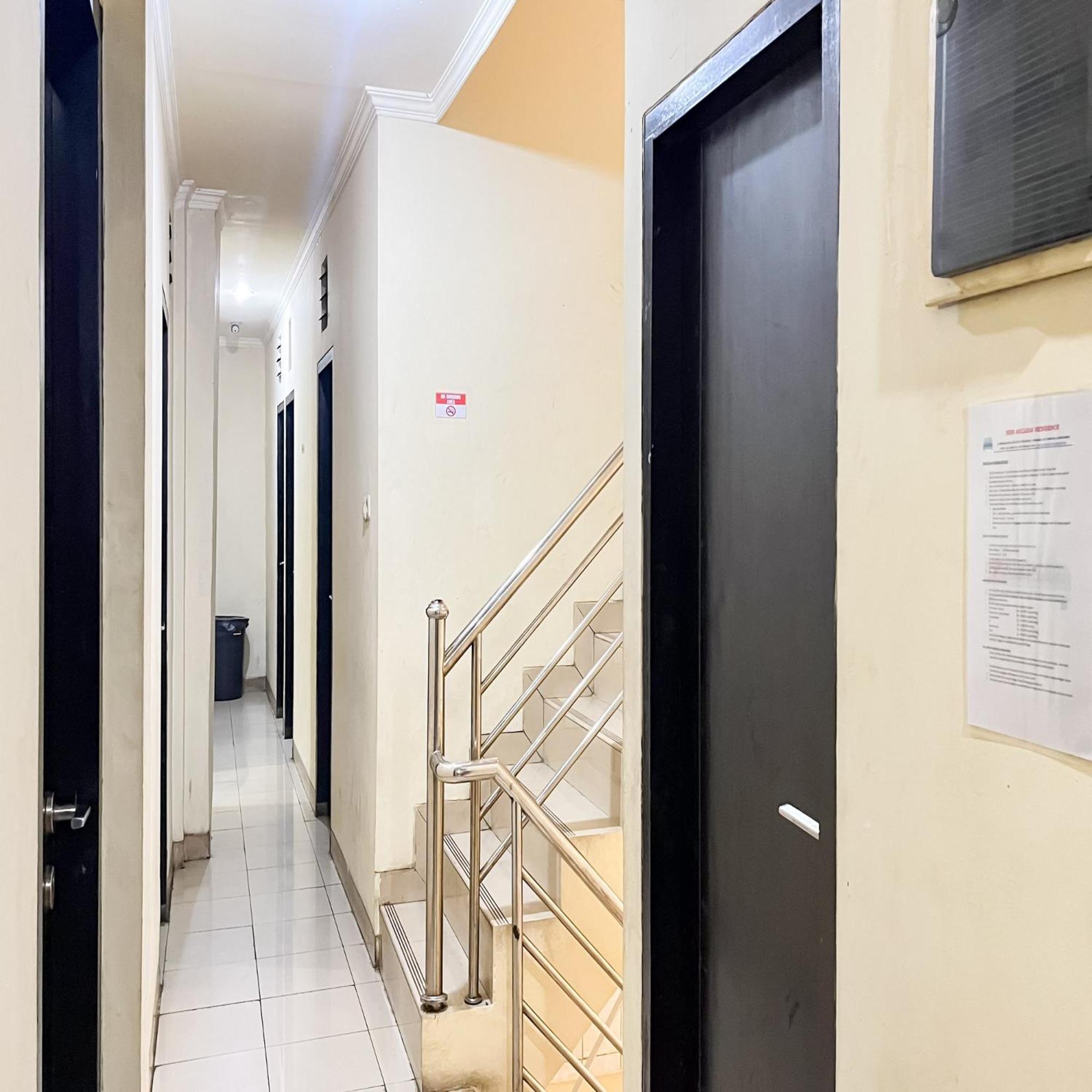 Arcadia Rooms Redpartner Jakarta Buitenkant foto